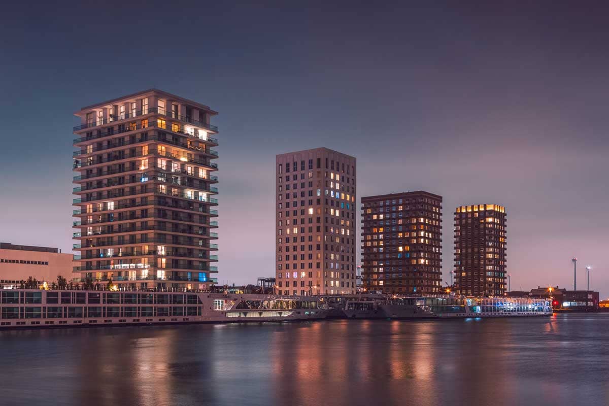 Woontorens aan het Kattendijkdok | Stadsfotografie | Nachtfotografie