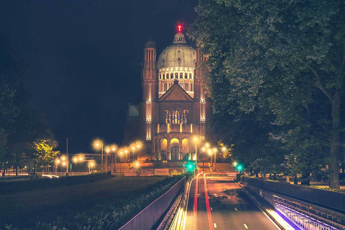 Basiliek van Koekelberg met lighttrails