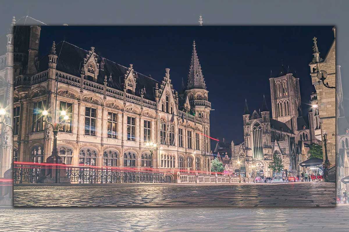 Sprookjesachtige nachtscène aan de Korenmarkt in Gent I