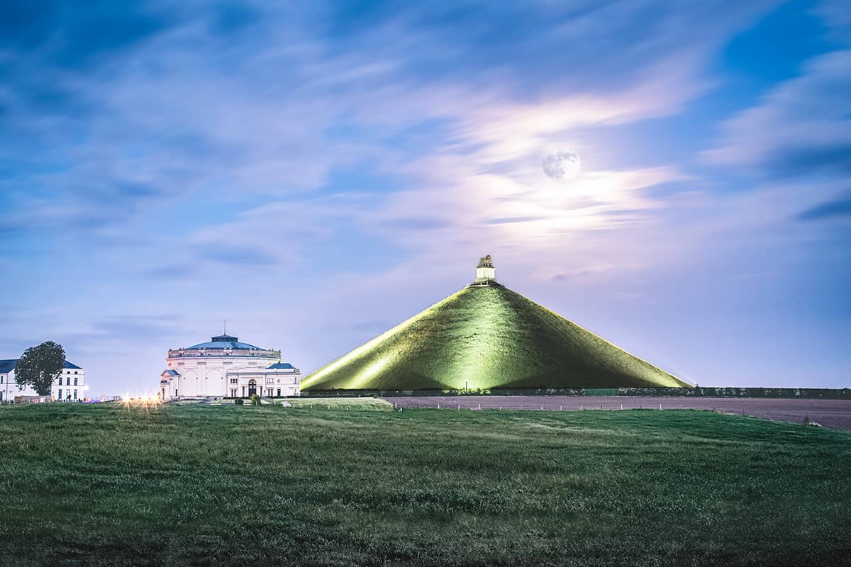 Leeuw van Waterloo met volle maan | Landschap | Dreamscape