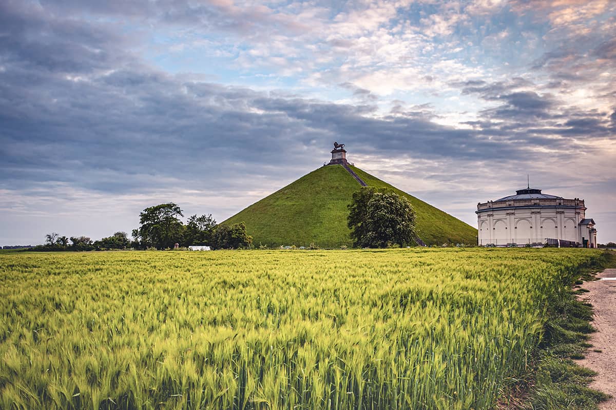 Leeuw van Waterloo in groen landschap |Landschapsfotografie