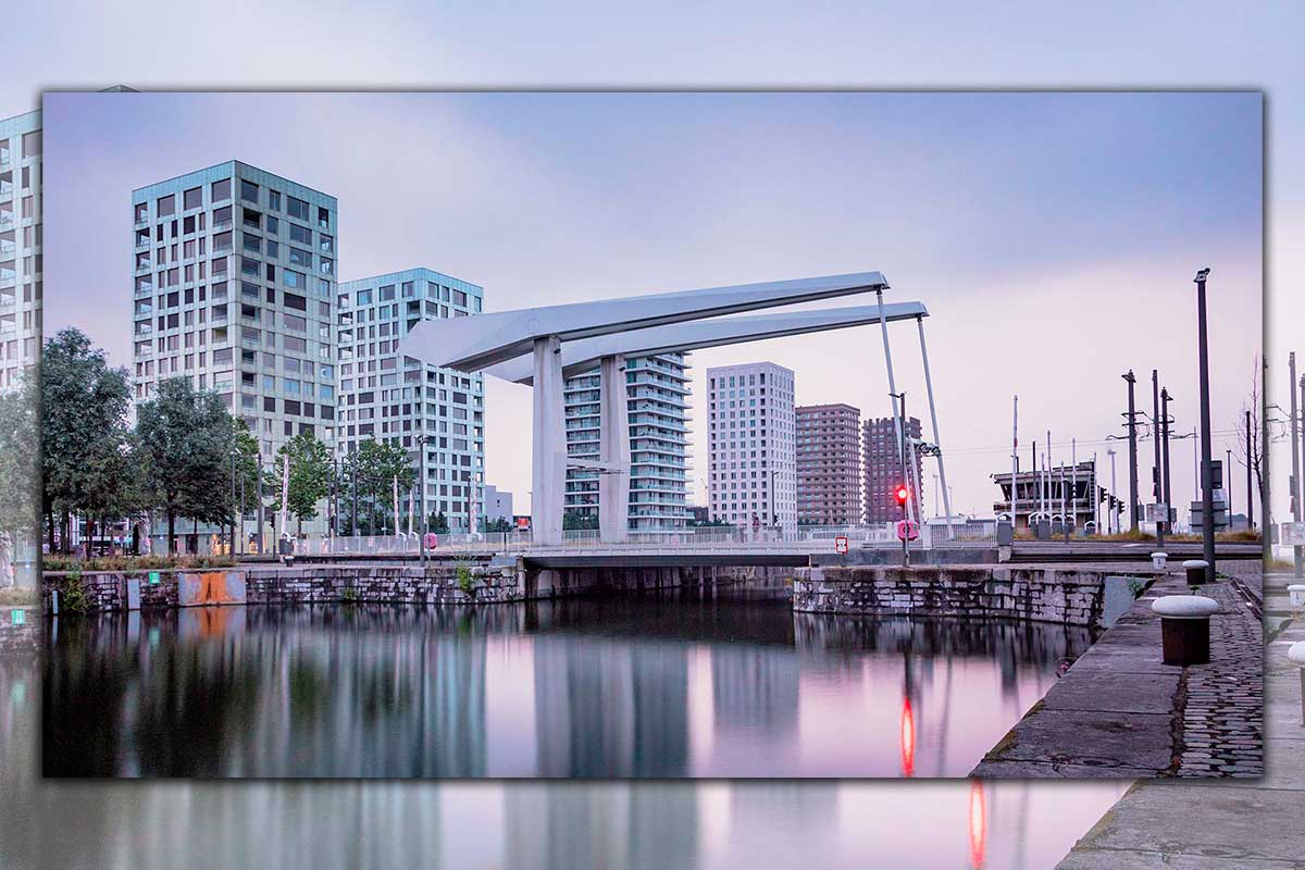 Iconische Londenbrug op het Eilandje, Antwerpen | Panorama