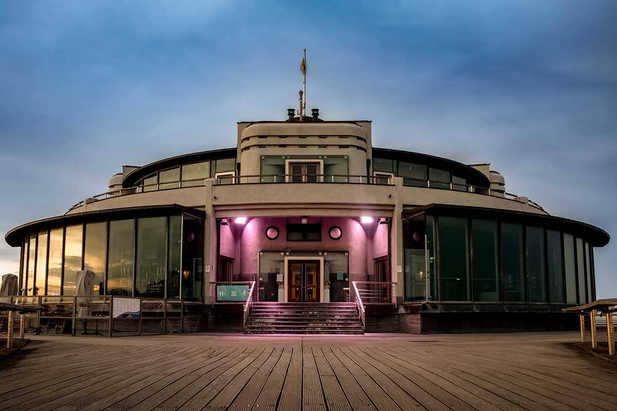 Het mooie Art Deco gebouw De Belgium Pier in Blankenberge