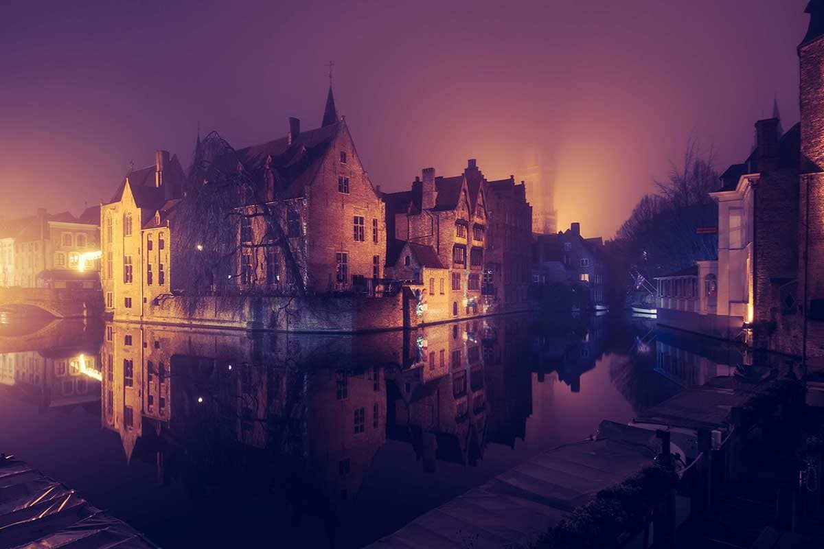 De Rozenhoedkaai bij nacht: Het beroemdste plekje van Brugge