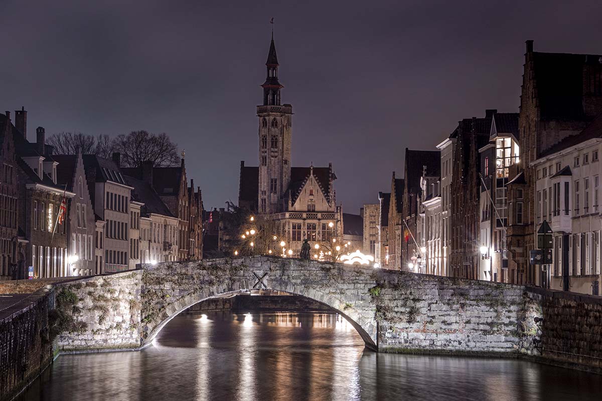 Jan van Eyckplein en Koningsbrug by night | Brugge | Nachtfotografie