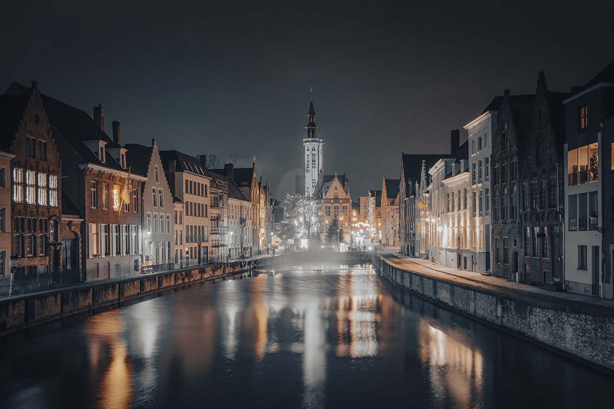 Zicht op het Jan van Eyckplein tijdens Brugge Wintergloed