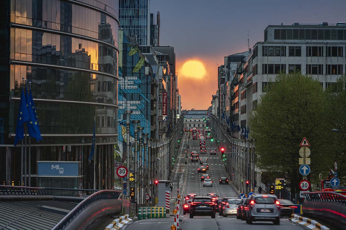 Brussels Henge - Zonsondergang uitgelijnd met Wetstraat Brussel I