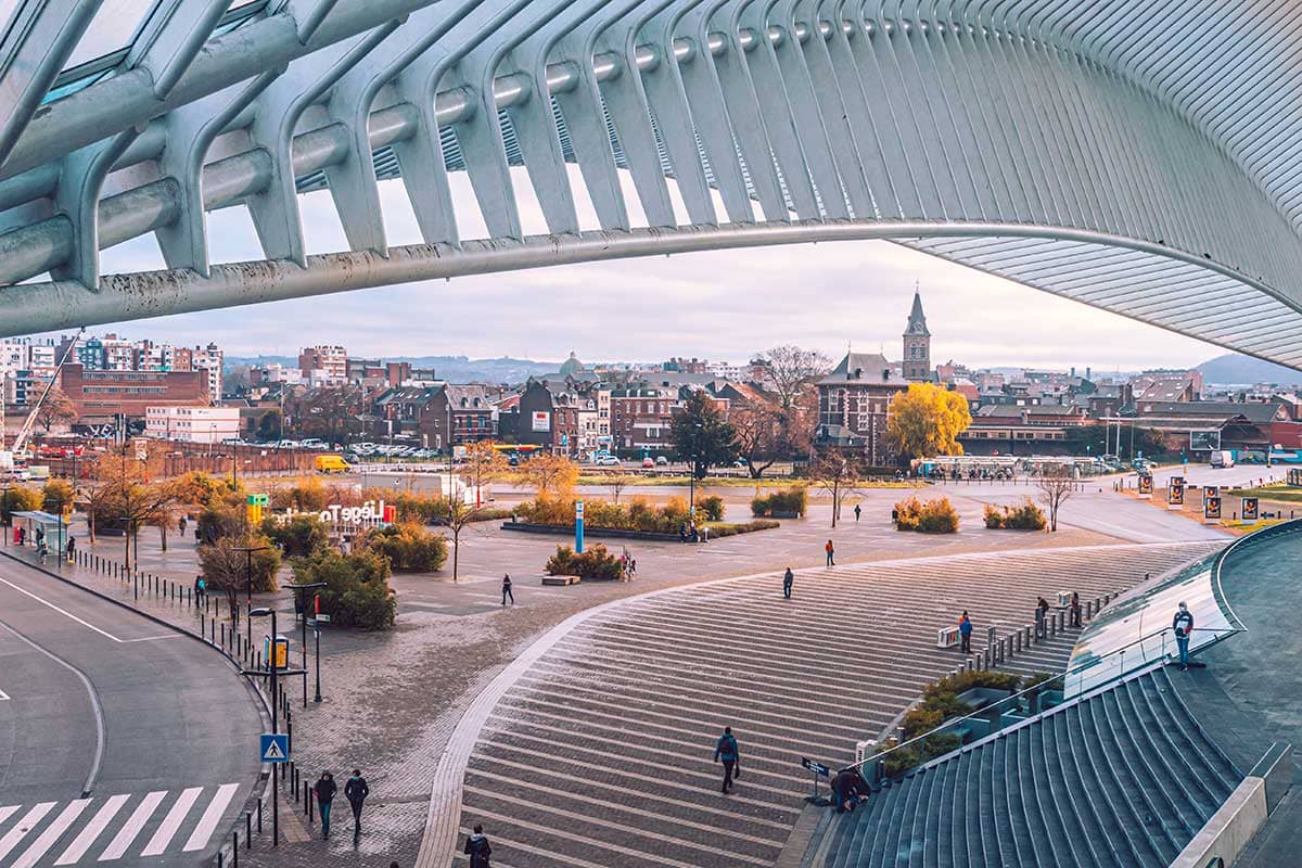 Zicht op luik vanuit station Luik - Guillemins