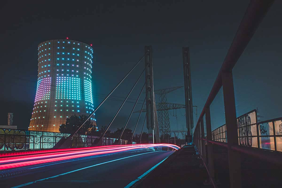 Lighttrails aan de koeltoren van Drogenbos ,Brussel | Nachtfotografie