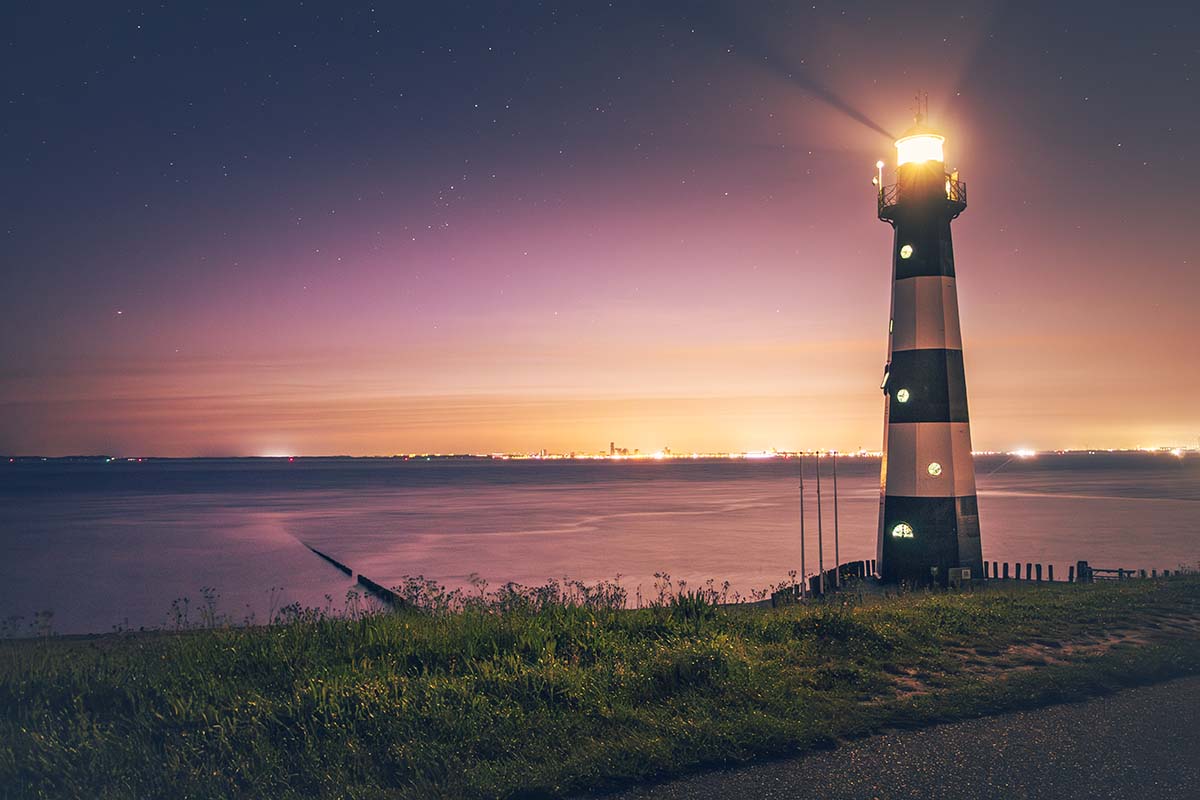 De vuurtoren van Breskens tijdens het vroege ochtengloren