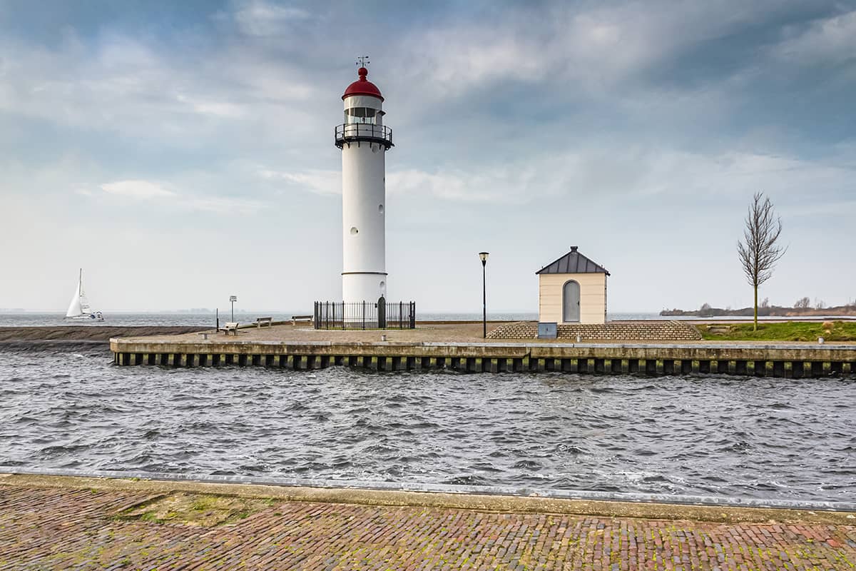 Vuurtoren Hellevoetsluis II | Landschap | Cool blues