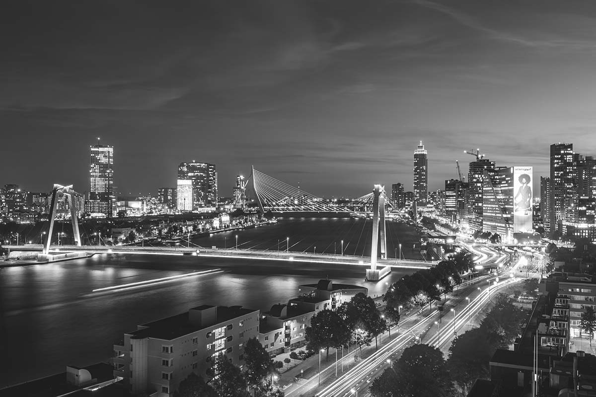 Skyline Rotterdam bij nacht - Zwart/Wit