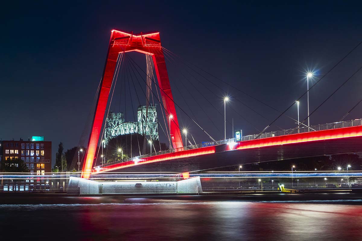 Rotterdam by night - Willemsbrug en De Hef