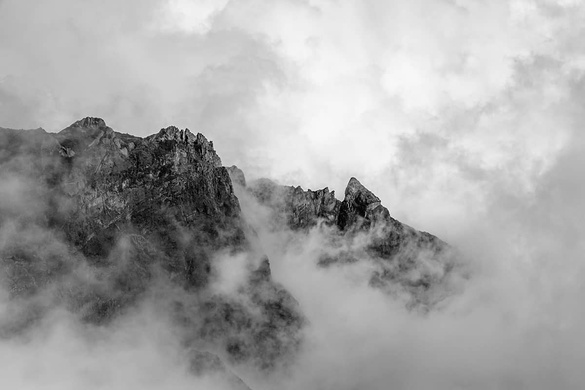 Minimalisme boven de wolken | Pico do Areeiro | Madeira | Landschap | Zwart-Wit