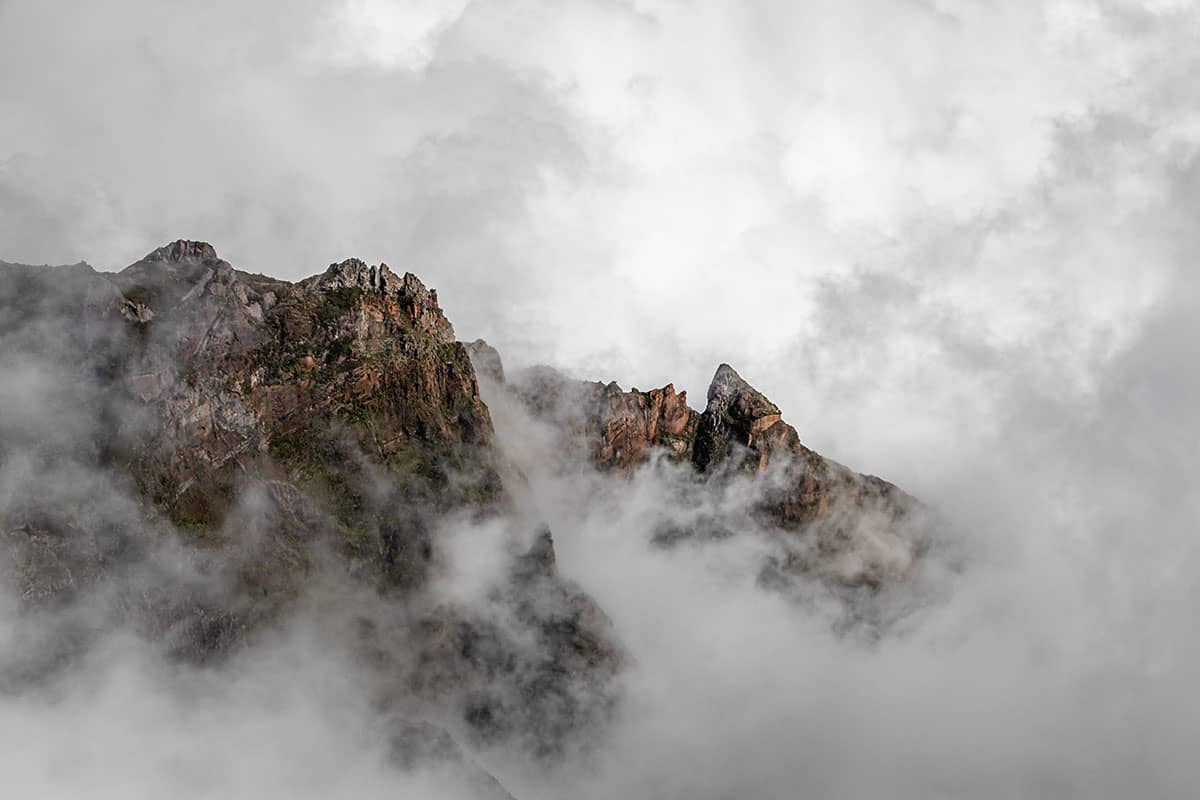 Minimalisme boven de wolken | Pico do Areeiro | Madeira | Landschap