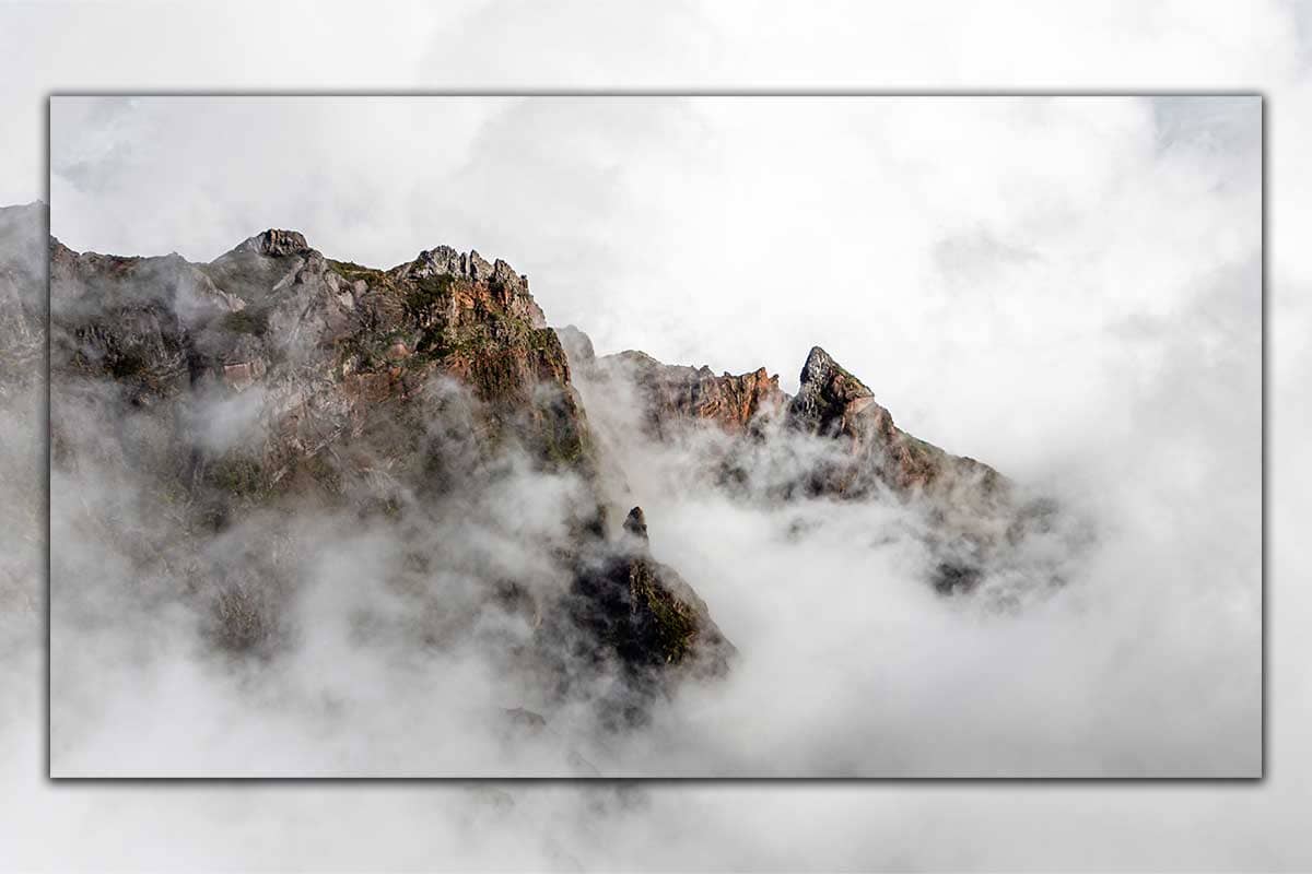 Bergtoppen boven de wolken I | Panorama | Pico do Areeiro | Madeira | Minimalisme