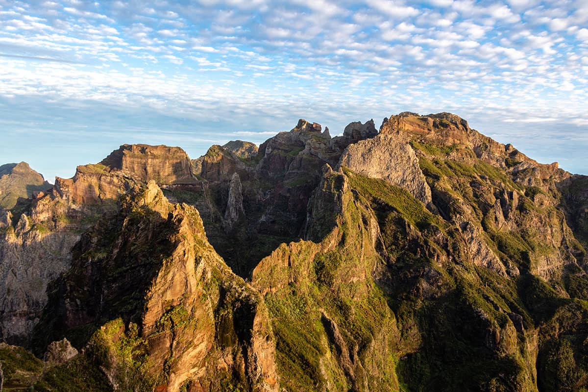 Pico do Areeiro badend in de ochtendzon | Madeira